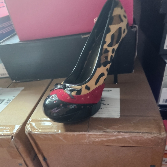 Heels - Picture 13 of 16